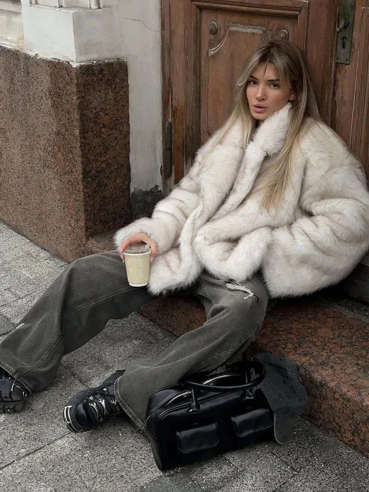 Manteau Fluffy Gris Ivoire - Fourrure Luxe Col Revers