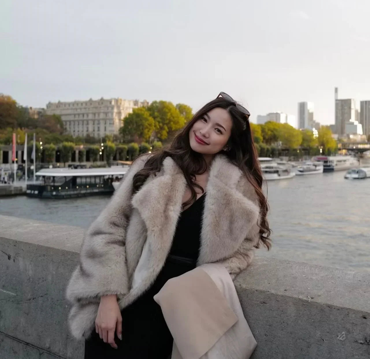 Manteau Fluffy Gris Ivoire - Fourrure Luxe Col Revers